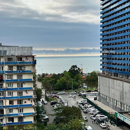 Апартаменти Big Flat In Батумі Екстер'єр фото