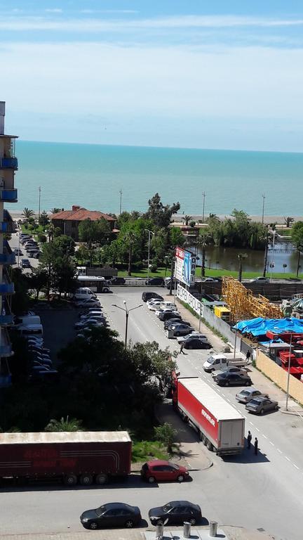 Апартаменти Big Flat In Батумі Екстер'єр фото